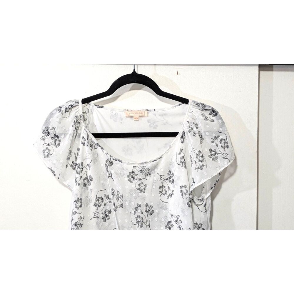 Blousology flowy layered top with polkadots and flowers sz. M